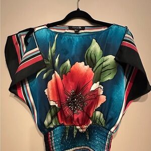 Forever 21 Multicolor Floral Blouse Slit in sleeves elasticized waist